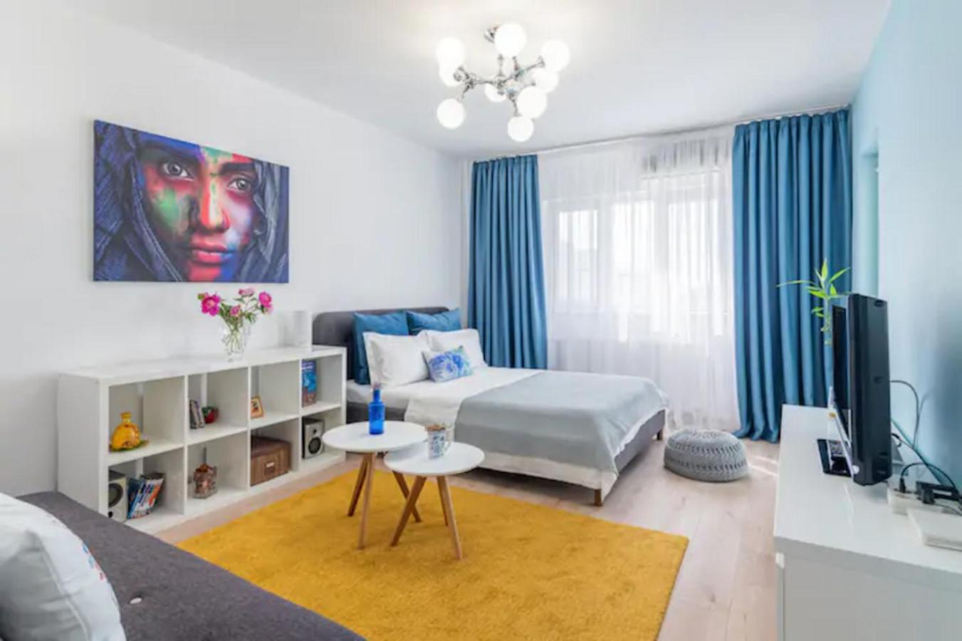 Cosy & Chic Studio Close By Victoria Square Бухарест Экстерьер фото