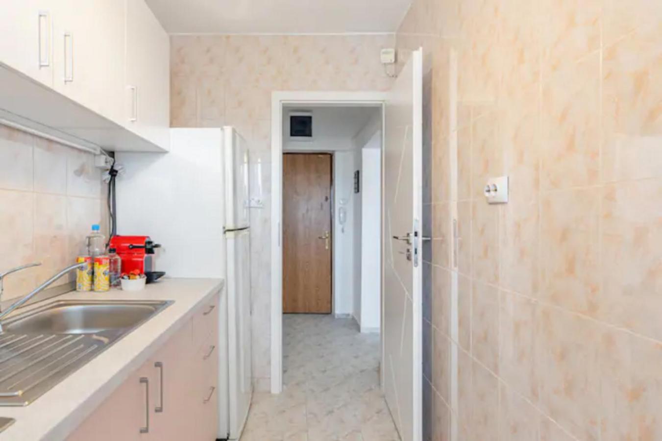 Cosy & Chic Studio Close By Victoria Square Бухарест Экстерьер фото